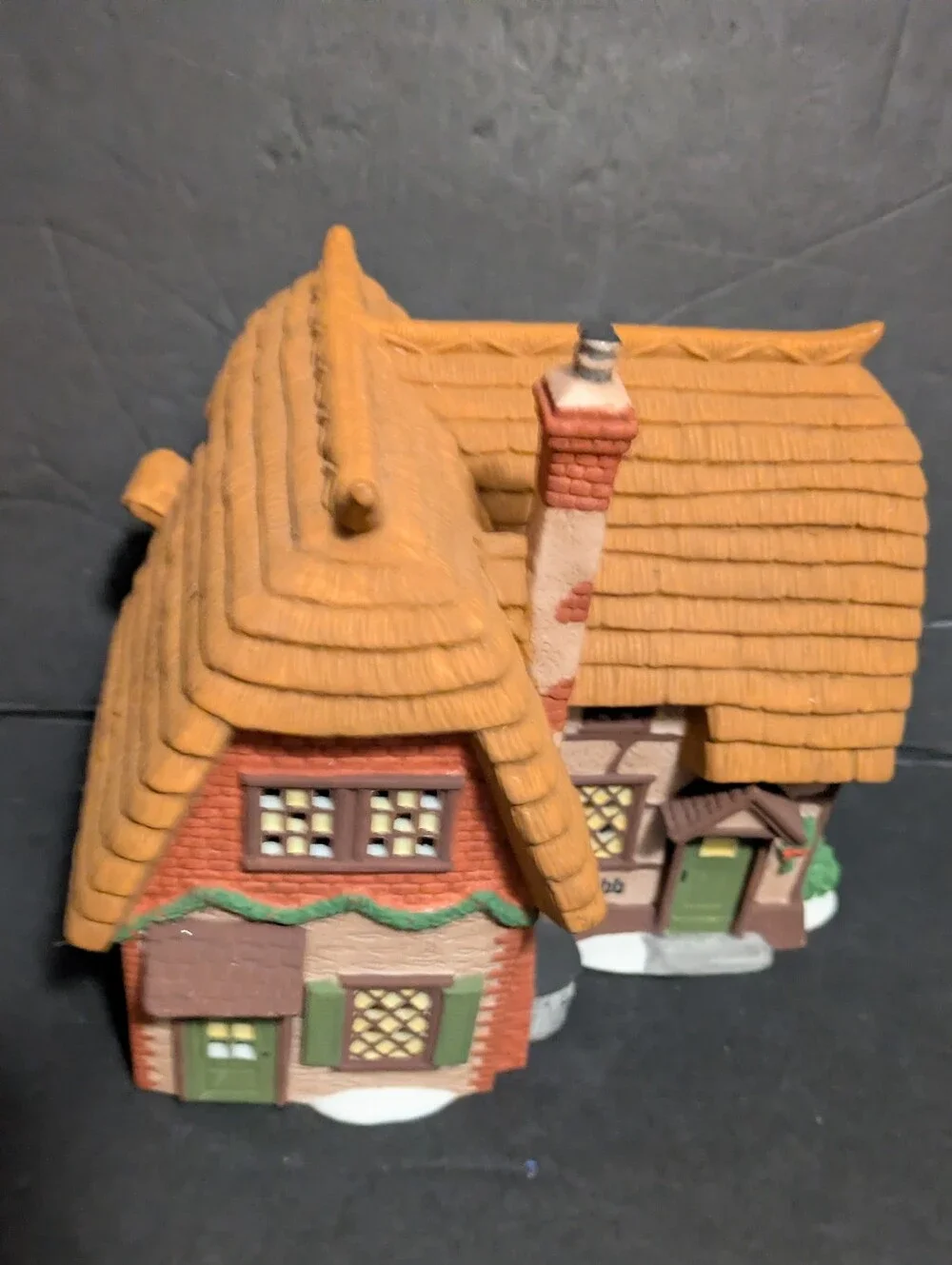Department 56 COBB COTTAGE Dickins Village Series #5824-6 November 7 -11, 1996